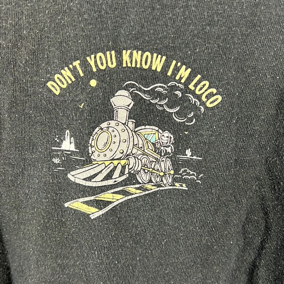 LAST CALL CO. Don’t you know I’m loco tee sz L - Picture 2 of 4